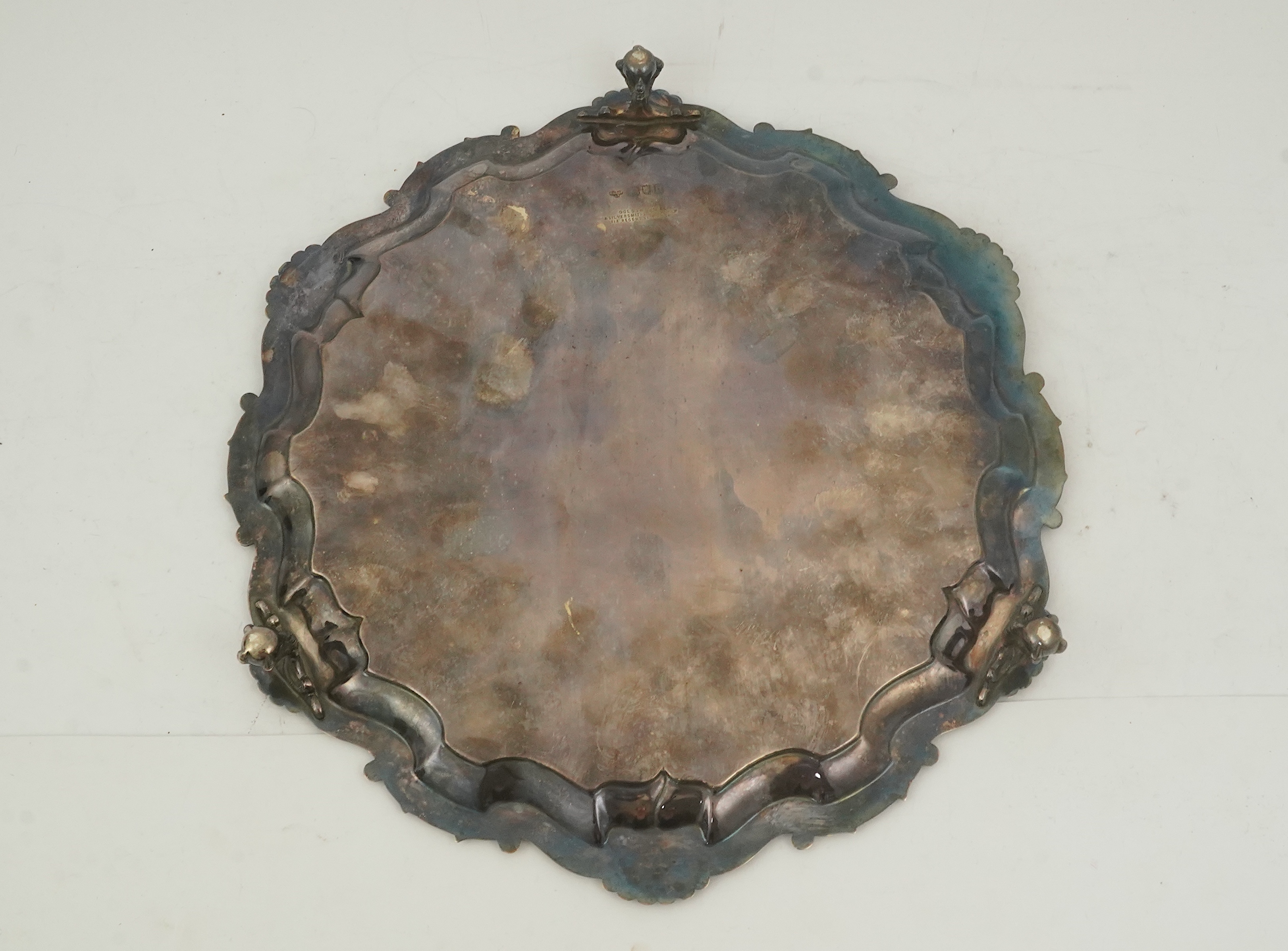 An Edwardian silver salver, by Goldsmiths & Silversmiths Co Ltd